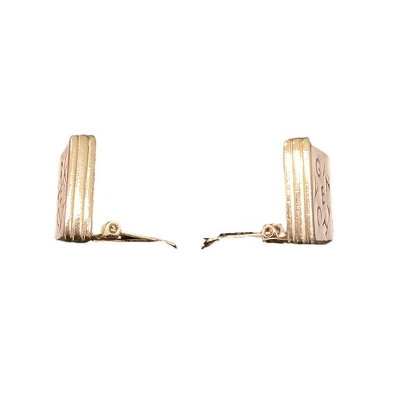 Beautiful Vintage Givenchy Designer Women’s Clip On Earrings Gold-tone And White - Picture 4 of 5